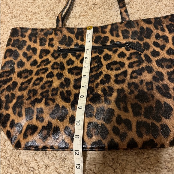 Chico’s Leopard Print tote 👜 - Picture 5 of 9